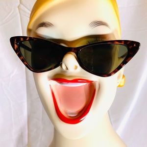 Bad Bad Bae sunglasses in epic cool tortoise